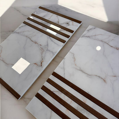 Módulos de Painéis com Efeito Mármore e Ripas de Madeira